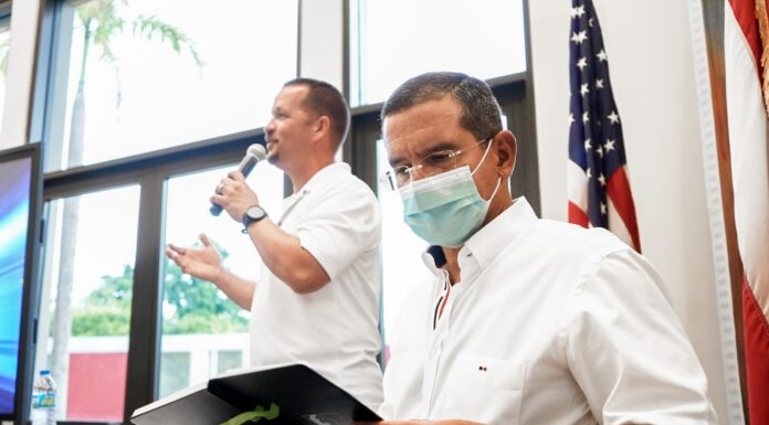 GOBERNADOR INSPECCIONA ESCUELA EN UTUADO