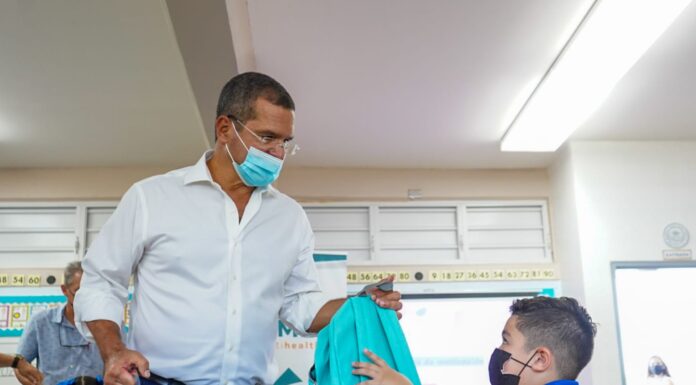 GOBERNADOR PIERLUISI VISITA ESCUELAS EN COAMO Y YAUCO