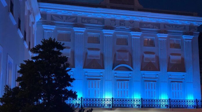 FORTALEZA ENCIENDE SUS LUCES PARA CONCIENCIAR EN EL MES DE LA PREVENCIÓN CONTRA EL CÁNCER DE PRÓSTATA