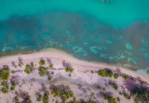 JENNIFFER GONZÁLEZ ANUNCIA $3 MILLONES EN FONDOS FEDERALES PARA ESTUDIOS DE EROSIÓN COSTERA