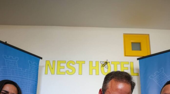 ALCALDE DE SAN JUAN FIRMA DECRETO DE EXENCIÓN CONTRIBUTIVA PARA PROMOVER EL DESARROLLO DE RÍO PIEDRAS