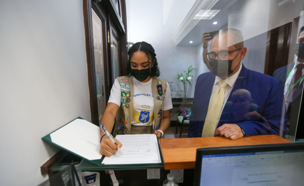 PRESENTAN MEDIDA PARA HONRAR A POLICÍAS CAÍDOS EN EL DEBER