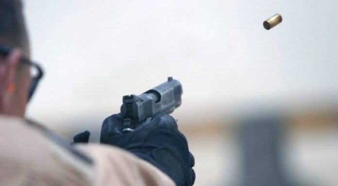 Recomiendan que maestros se les permita portar armas