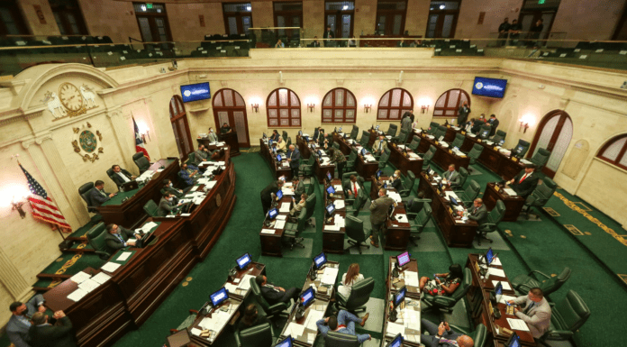 REPRESENTANTES APRUEBAN MEDIDAS ANTICORRUPCIÓN