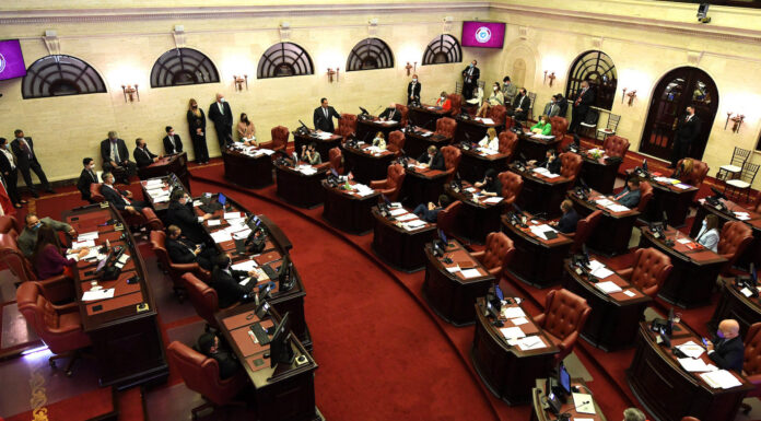 COMISIONES DEL SENADO SE OPONEN A MEDIDA PARA QUITARLE DINERO AL FONDO DEL SEGURO DEL ESTADO SIN FUENTE DE REPAGO