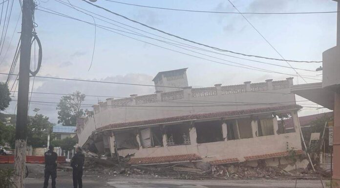 Colapsa edificio de tres pisos en Ponce