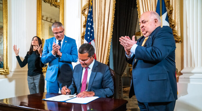 GOBERNADOR RECONOCE A TELECOMUNICADORES DEL 9-1-1 EN SU SEMANA