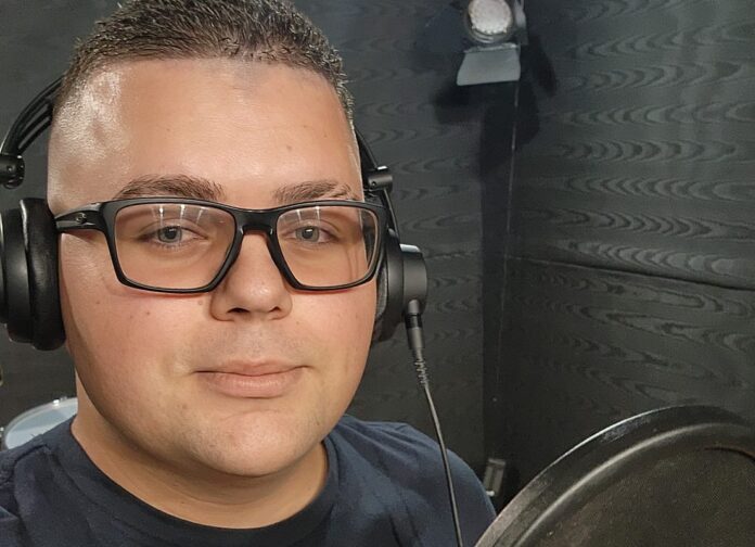 Joshua Maldonado Berríos emerge con fuerza en la escena musical puertorriqueña con el lanzamiento oficial de su primer tema, “Qué Bueno Es Pasarla en Familia”