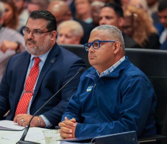 PIDEN RENUNCIA DEL PRESIDENTE EJECUTIVO DE LA AAA