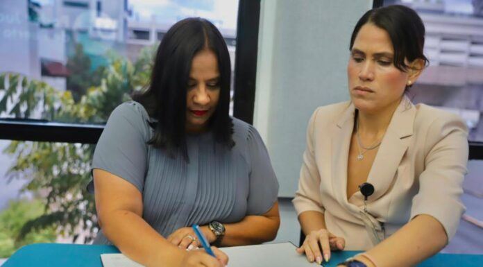 AGUAS BUENAS FORMALIZA ACUERDO CON EL PODER JUDICIAL PARA ATENDER CASOS DE VIOLENCIA DE GÉNERO