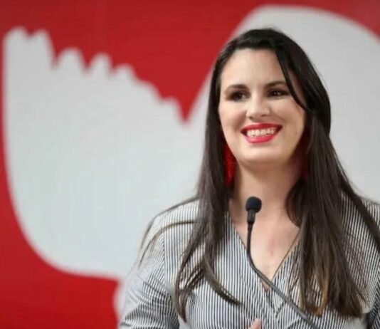 ÁLVAREZ CONDE ANUNCIA CANDIDATURA A LA JUNTA DE GOBIERNO DEL PPD